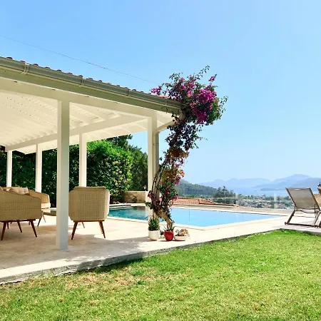 Paradaise Is Magnificent With Sea View And Infinity Pool Гёчек