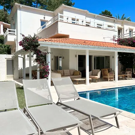 Paradaise Is Magnificent With Sea View And Infinity Pool Гёчек