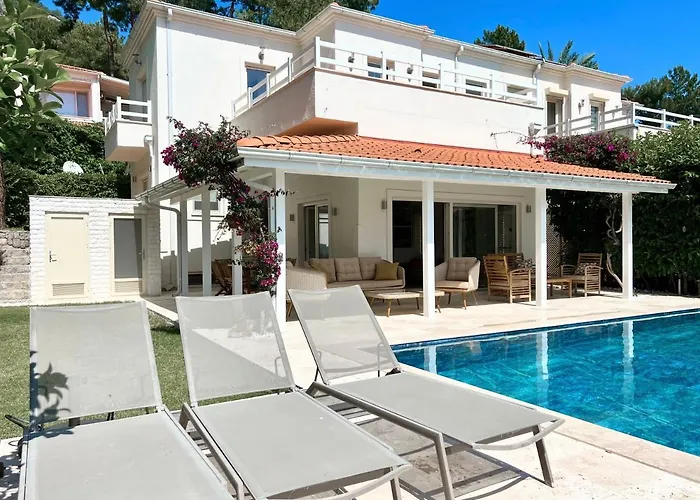 Paradaise Is Magnificent With Sea View And Infinity Pool Гёчек