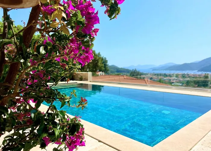 Villa Paradaise Is Magnificent With Sea View And Infinity Pool Göcek
